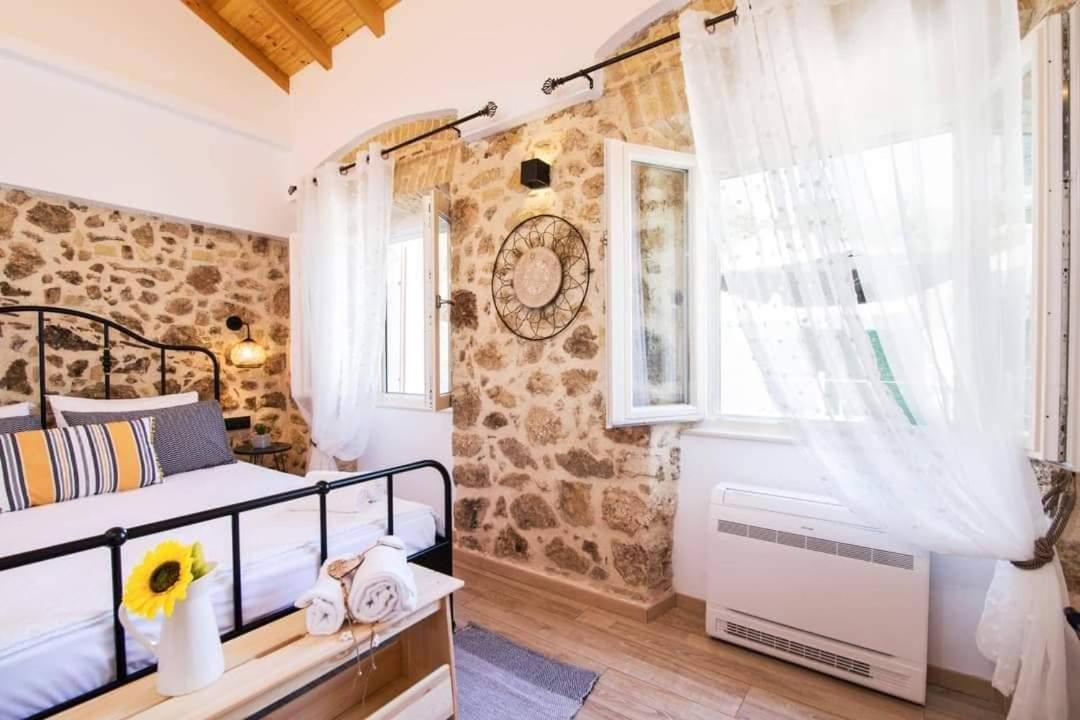 Nikolas Est 1773 Villa Áno Korakiána Exteriör bild
